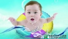 嬰兒游泳撫觸